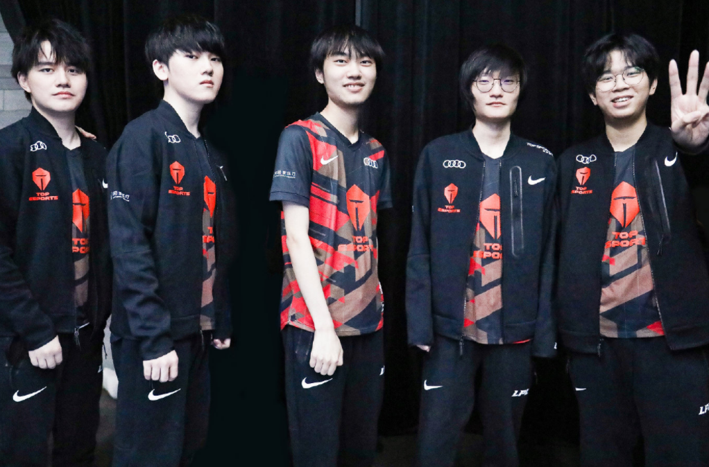 场上表现出 场上表现出