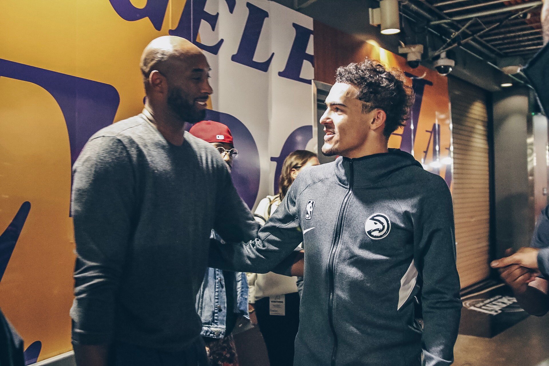 若只盯球不 若只盯球不